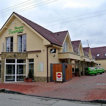Penzion Furman U Hoffera Vráble Zewnętrze zdjęcie
